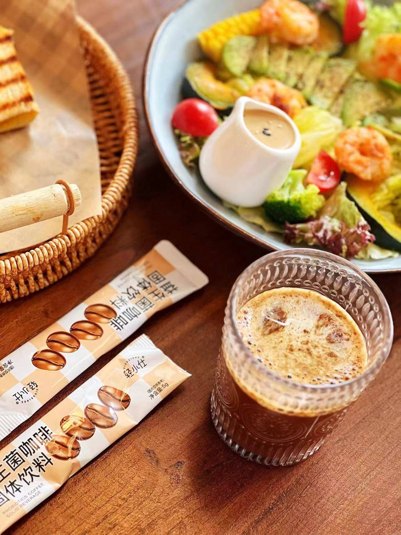 神刚需撞上肠道健康代工模式解锁饮品新蓝海PG麻将胡了模拟器益生菌咖啡爆火背后：提