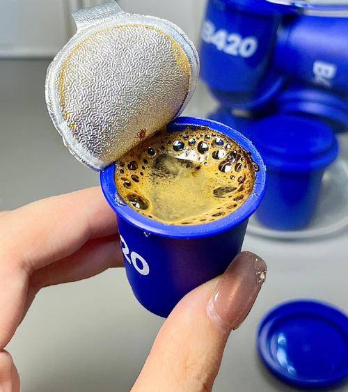 神刚需撞上肠道健康代工模式解锁饮品新蓝海PG麻将胡了模拟器益生菌咖啡爆火背后：提(图4)